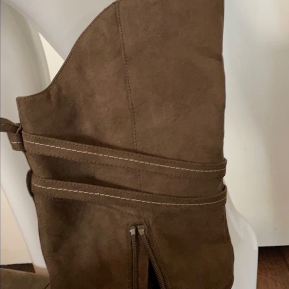 Beautiful boot - Picture 3 of 5